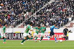 日本全国高中足球锦标赛现场。